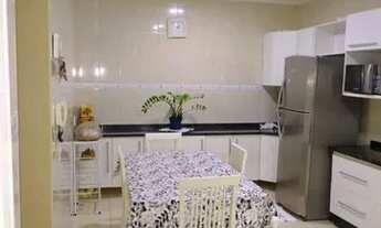 Imagem 6: Sobrado para aluguel tem 298 metros quadrados com 4 quartos