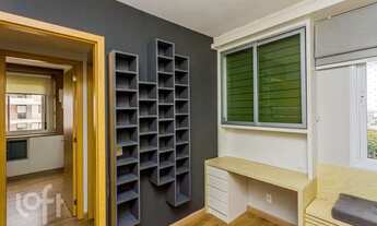 Imagem 6: Apartamento para venda com 74 metros quadrados com 3 quartos em Passo da Areia - Porto Ale