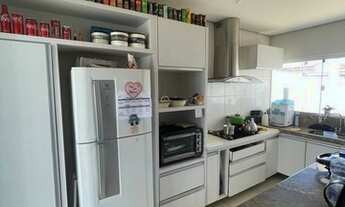 Imagem 2: Sobrado na 606 Sul, 2 quartos suíte e piscina