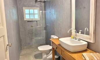 Imagem 6: Casa para aluguel de Temporada com 3 suítes em Campos do Jordão - SP