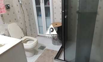 Imagem 4: Rua nobre de Laranjeiras, apartamento, sala 2 ambientes, 3 quartos, dependência completa