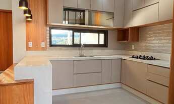 Imagem 4: Belíssima casa com pé direito alto a venda