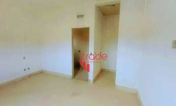 Imagem 7: Casa à Venda em Condomínio Fechado com 03 Suítes no Bairro Vila do Golf com Quintal