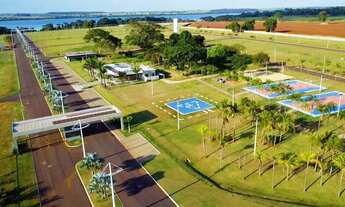 Imagem: Terreno em condomínio de alto padrão com