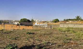 Imagem: Terreno com 300m² à venda no bairro Taiaman