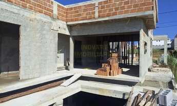 Imagem 3: Casa Térrea em Fase Final de Construção Vista para a Lagoa