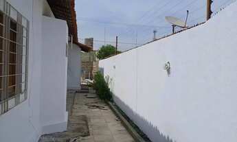 Imagem 4: EXCELENTE CASA NA AV. LINDOLFO MONTEIRO COM 5 QUARTOS SENDO 4 SUITES, SALA AMPLA, JARDIM D