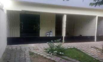 Imagem: Aluga se casa grande 900 reais