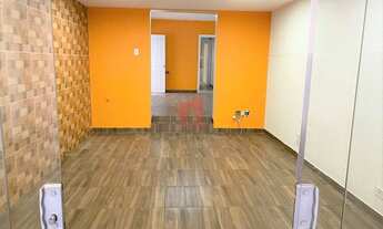 Imagem 3: Moema, loja tipo sobrado, salao principal vao livre cozinha, entrada lateral, recuo para v