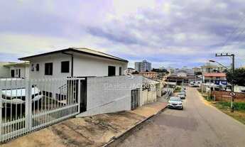 Imagem: Casa com 6 dormitórios à venda sendo 01