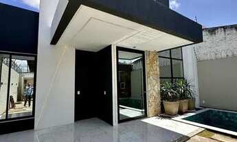 Imagem 3: Casa linda com piscina, bem localizada para venda!