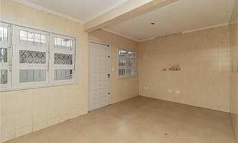 Imagem 5: Sobrado para venda possui 312 metros quadrados com 3 quartos em Passo da Areia - Porto Ale