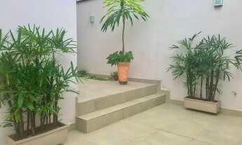 Imagem 2: Casa para aluguel e venda com 250 metros com 8 quartos, 5 vagas