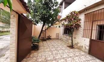 Imagem 6: Casa independente toda gradeada, segura e confortável