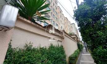 Imagem 4: Imóvel com cozinha arejado e com móveis planejados, suíte com box e gabinete, sala com pap