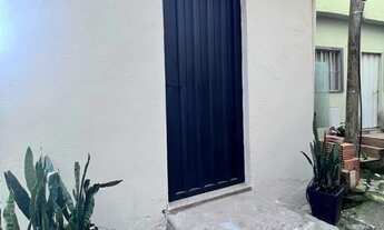 Imagem 2: Casa de três pavimentos na Vila JK ( Vila Acaba Mundo