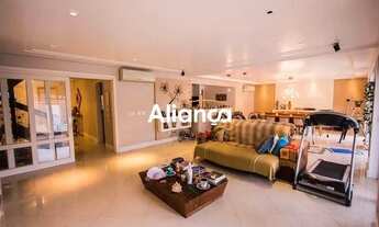 Imagem 3: Casa para aluguel com 4 dormitórios, 4 vagas de carro, churrasqueira e piscina no bairro J