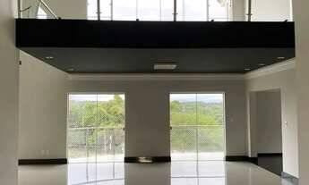 Imagem 3: Descubra o luxo e a tranquilidade em uma casa espetacular no Portal do Sabiá