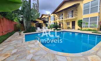 Imagem: Casa em condomínio com piscina, a poucos