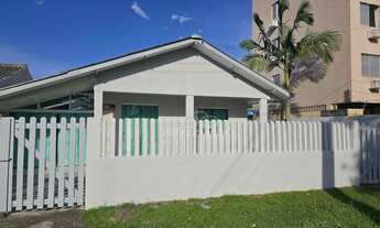 Imagem 2: Casa com 4 dormitórios para alugar, 130 m² por R$ 850,00/dia - Centro - Guaratuba/PR