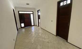 Imagem 6: Vende ou aluga Casa duplex com 4 quartos, gabinete, 10 vagas de garagem, amplo recuo