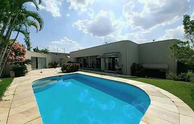 Imagem: Casa à venda com 6 quartos no Parque Nova