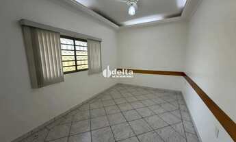 Imagem 4: Casa com 3 quartos sendo 1 suítes disponível para locação no bairro Pampulha em Uberlândia