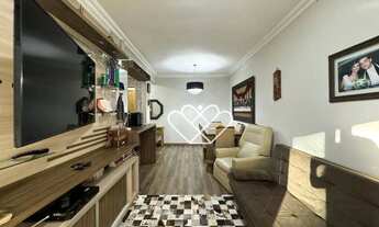 Imagem 4: Apartamento sofisticado no Centro com sacada, móveis planejados e infraestrutura moderna