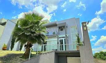 Imagem 3: Sobrado para venda tem 380 metros quadrados com 4 quartos