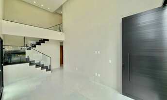 Imagem 5: Sobrado para venda possui 210 metros quadrados com 5 quartos em Jardins Capri - Senador Ca