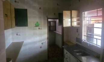 Imagem 2: Casa comercial próximo a PUC Coração Eucarístico