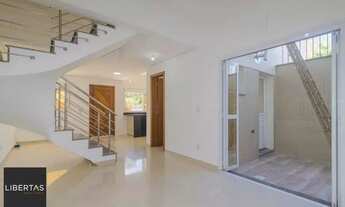 Imagem: Casa em condomínio com churrasqueira, terraço