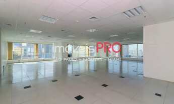 Imagem 3: Proximo metro LIberdade, pronto para entrar