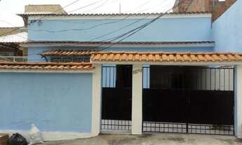 Imagem: Casa espaçosa, com 2 quartos, garagem coberta