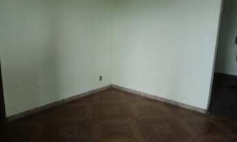 Imagem 4: Lote c/ 360 m², c/ 2 casas. Sendo 1 cs com 3 qtos e a outra com 2 qtos. Total 4 vagas