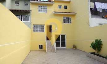 Imagem 4: Deck Imoveis vende excelente sobrado em lugar privilegiado do bairro Pilarzinho contendo 3