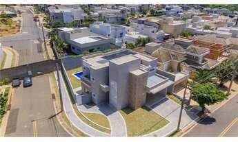 Imagem 3: Casa de Condomínio para venda em Swiss Park de 300.00m² com 3 Quartos, 1 Suite e 4 Garagen