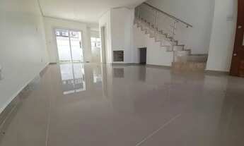 Imagem 7: Sobrado com 2 suítes, pátio interno, lareira, vaga para 2(dois)carros lado a lado