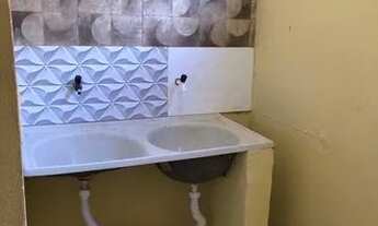 Imagem 6: Alugo casa com 2 quartos em vila 550.00