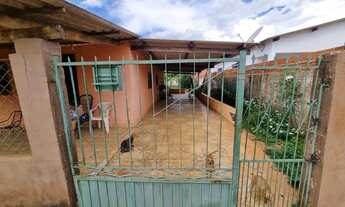 Imagem 2: Casa com edícula. Santa Luzia