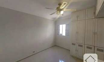 Imagem 4: Casa em rua pública