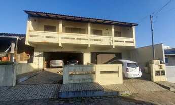 Imagem 2: À Casa com 5 dormitórios