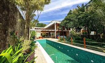 Imagem: Linda casa moderna de canal em cond. De