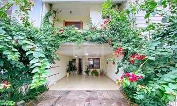 Imagem 4: Casa em Porto Alegre, no bairro Espírito Santo, com 3 dormitório(s), à venda