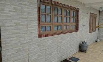 Imagem 2: Casa de 2 quartos com piscina para venda no bairro Três Figueiras, em Viamão