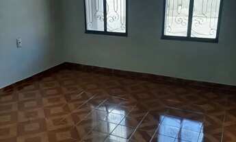 Imagem 4: CASA ESPAÇOSA COM 5 CÔMODOS E A 3 MINUTOS DO IGUATEMI