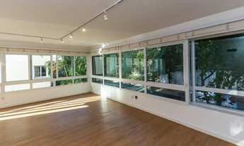 Imagem 2: Imóvel para venda possui 197 metros quadrados com 3 quartos em Rio Branco - Porto Alegre