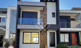 Imagem: Casa em Condomínio com Piscina e Área