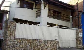 Imagem: Casa ampla de primeiro andar, 4 quartos