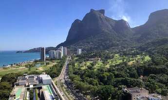 Imagem 2: Excelente imóvel com vista indevassavel para São Conrado claro, arejado em condomínio fec